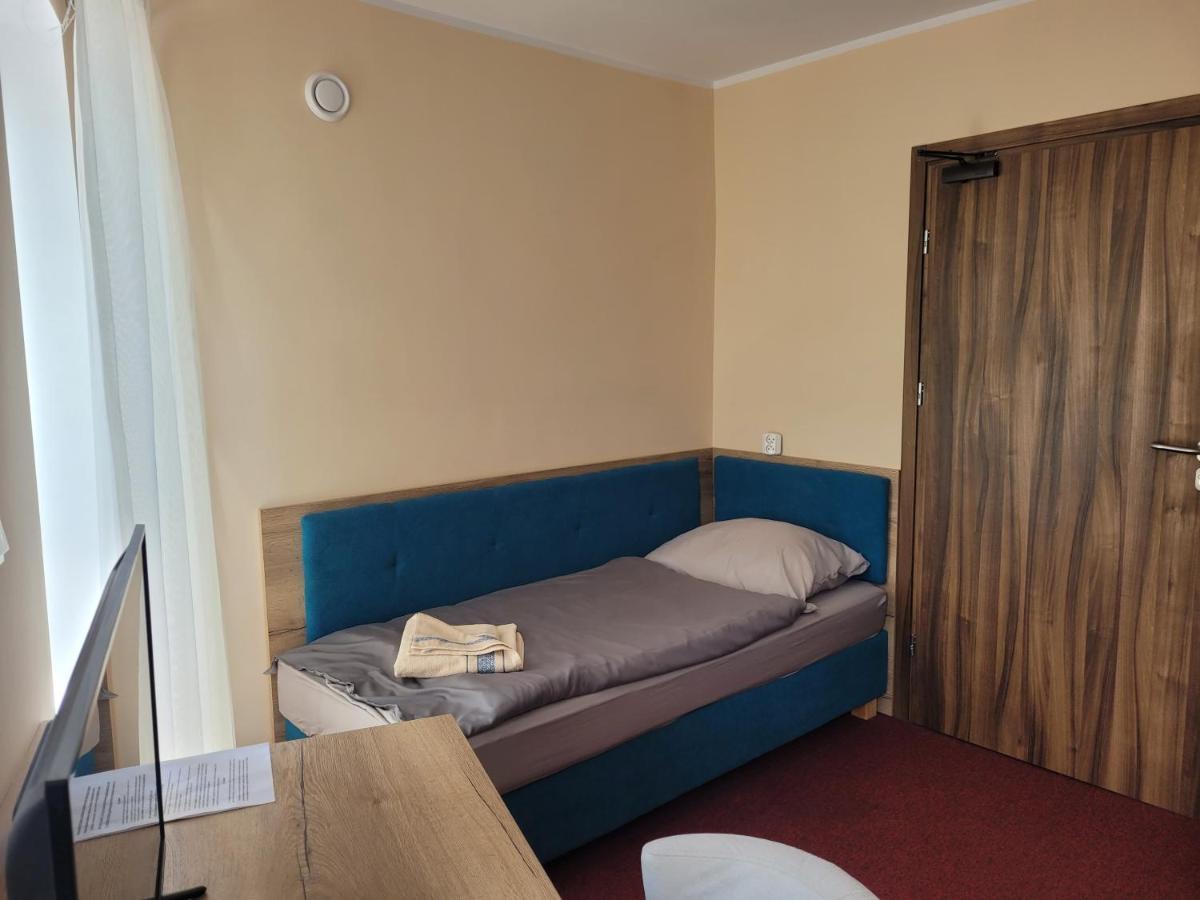 Zlote Pioro Bed & Breakfast Nisko Екстериор снимка