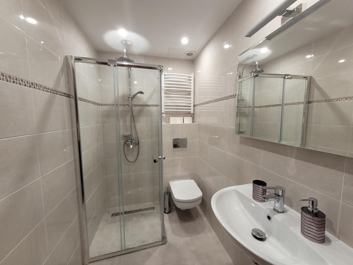 Zlote Pioro Bed & Breakfast Nisko Екстериор снимка