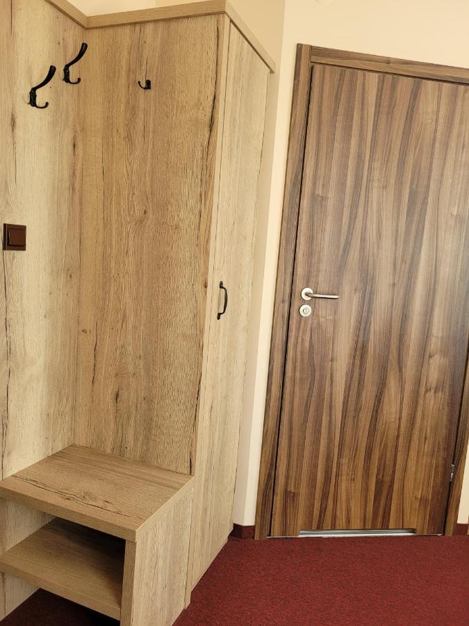 Zlote Pioro Bed & Breakfast Nisko Екстериор снимка